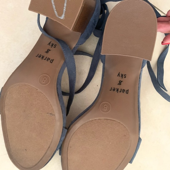 Blue suede heels - Picture 3 of 5